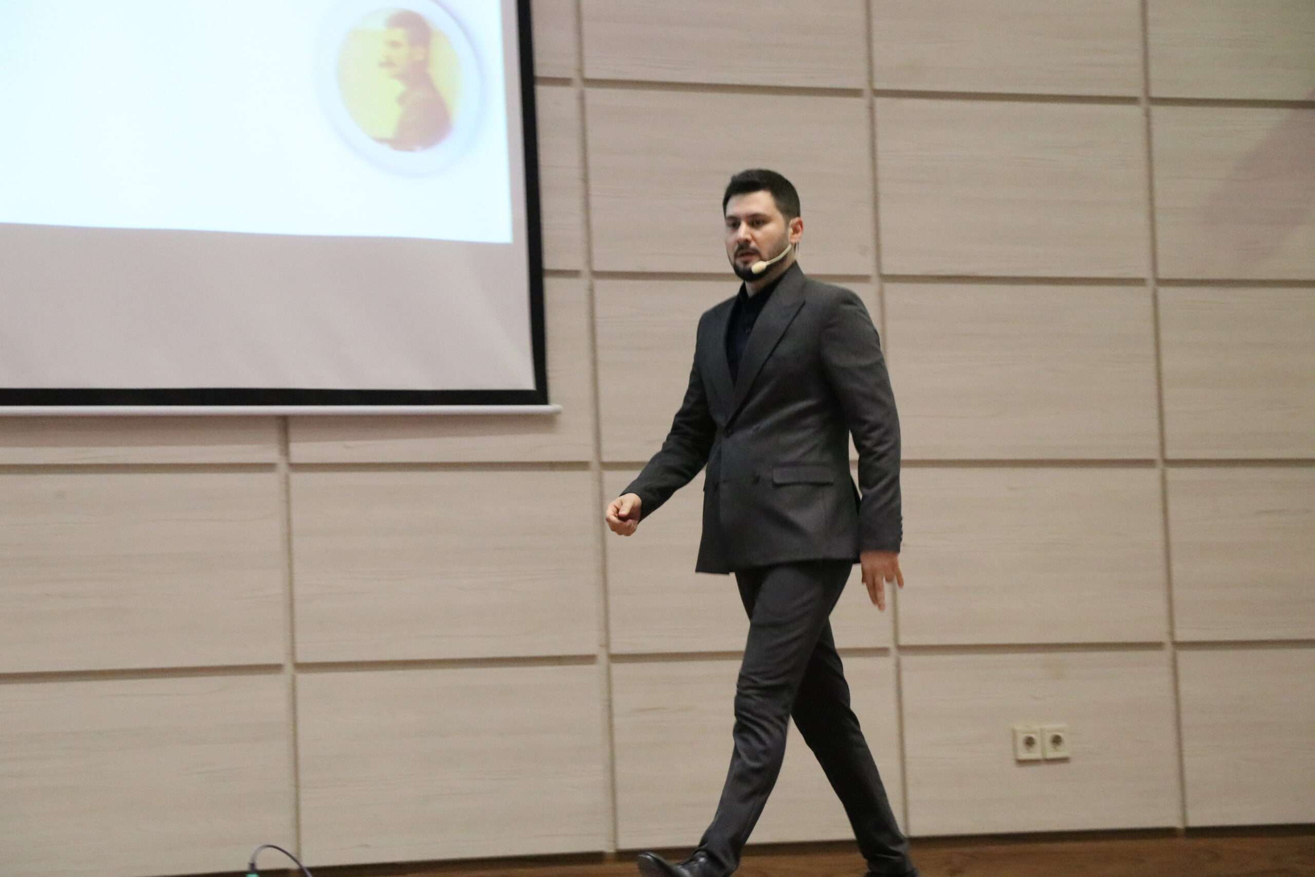 امیررضا نشاط همایش 7 مهر