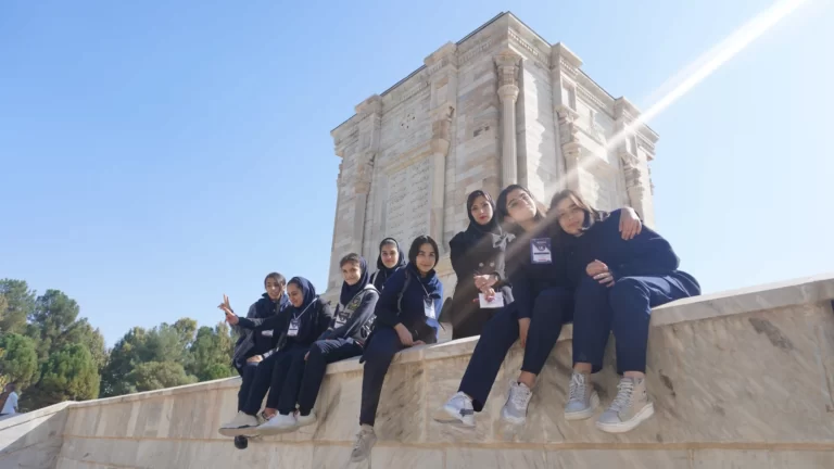بهترین دبیرستان مشهد فرهوشان